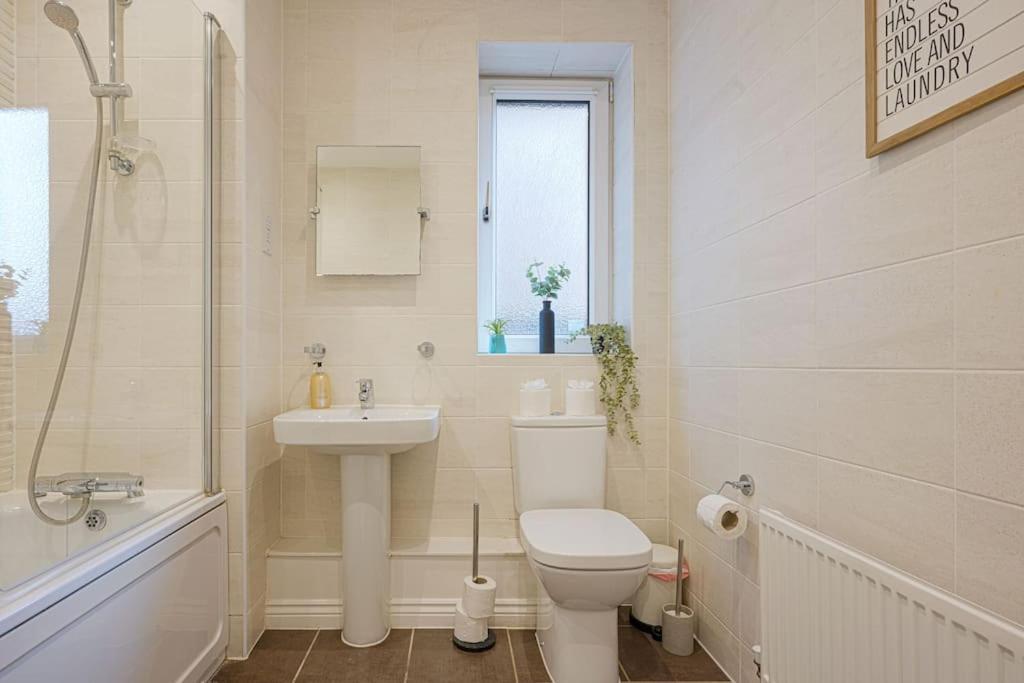 Luxury Campbell Park Apartments In Central Mk With Balcony, Free Parking & Smart Tv With Netflix By Yoko Property Μίλτον Κέινς Εξωτερικό φωτογραφία