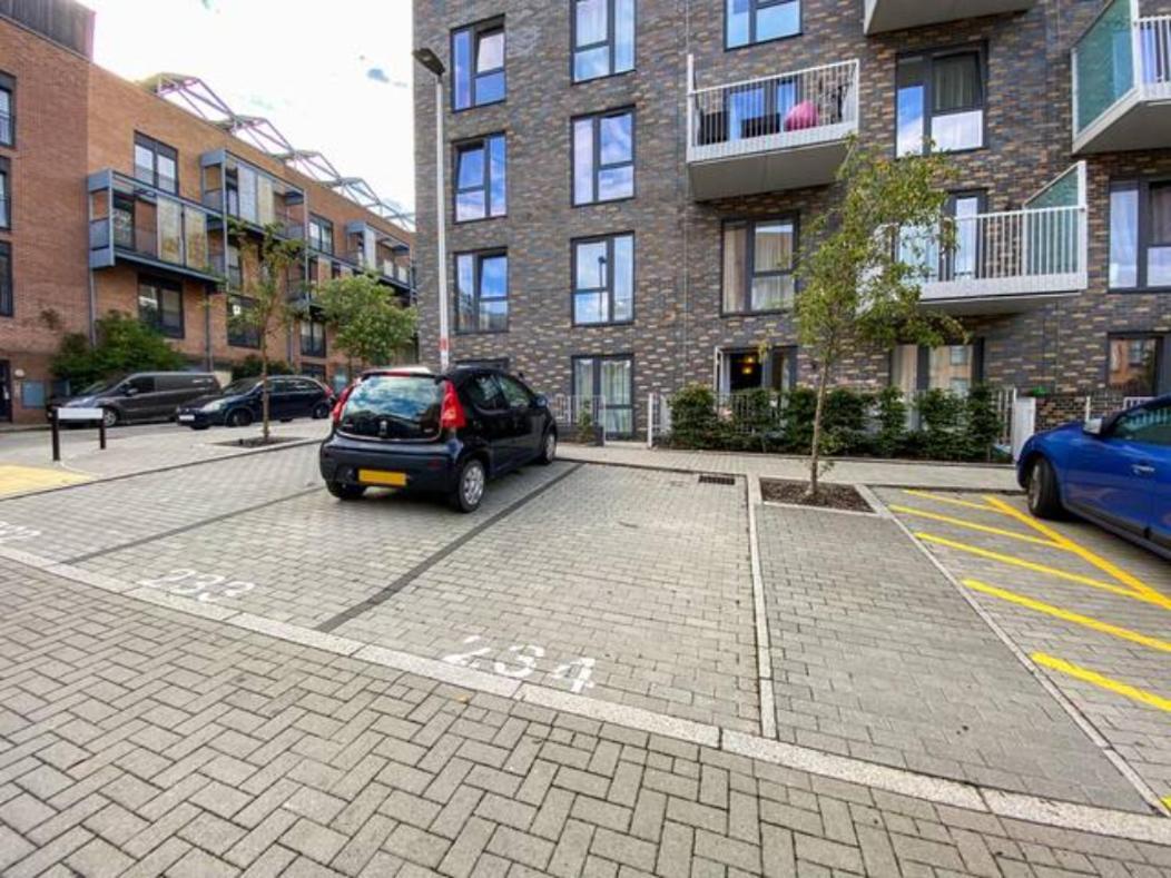 Luxury Campbell Park Apartments In Central Mk With Balcony, Free Parking & Smart Tv With Netflix By Yoko Property Μίλτον Κέινς Εξωτερικό φωτογραφία