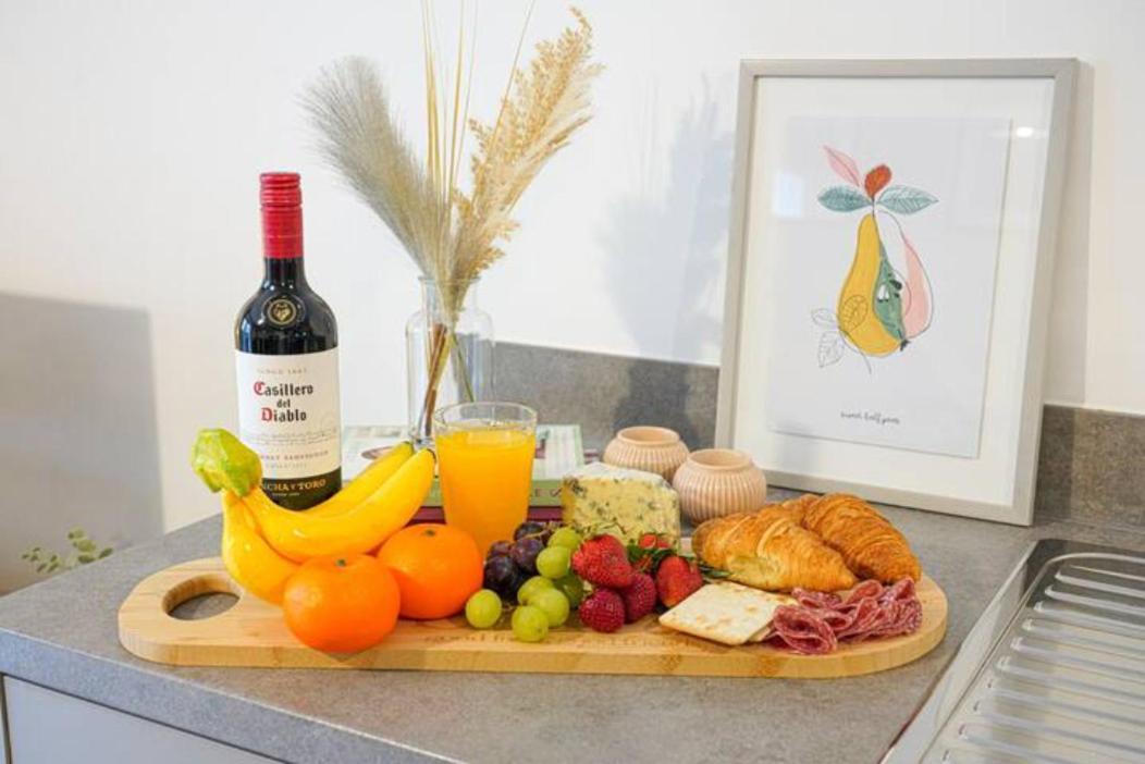 Luxury Campbell Park Apartments In Central Mk With Balcony, Free Parking & Smart Tv With Netflix By Yoko Property Μίλτον Κέινς Εξωτερικό φωτογραφία